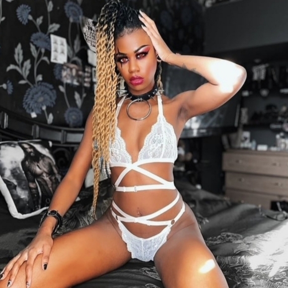 Killstar She’s Deadly Lace Lingerie Set – Ivory Bralette & G-String, Pentagram - Picture 2 of 6